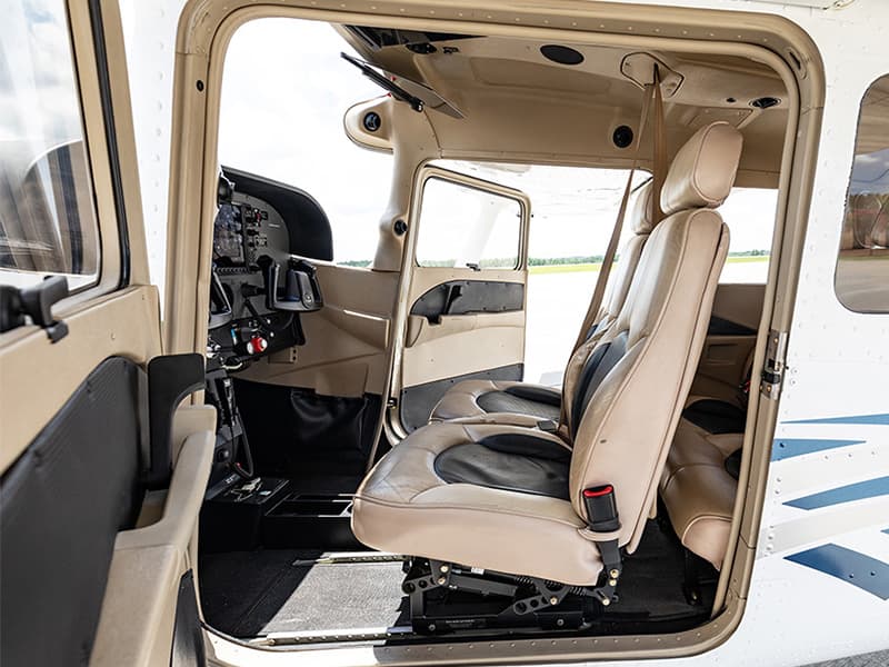 Cessna 172 SkyHawk - Image 3